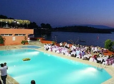 Leon Hotel *