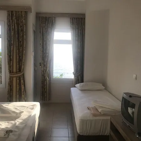 Leon Hotel *